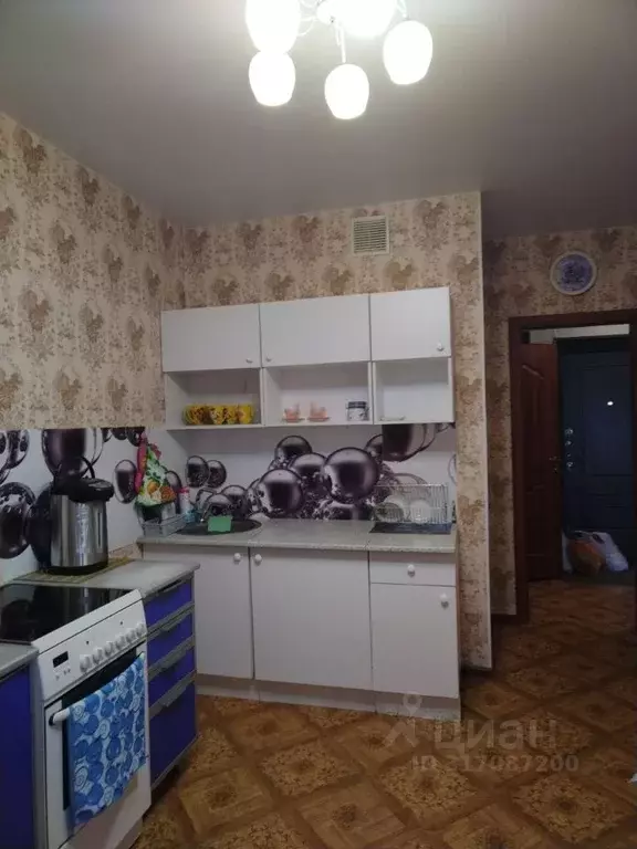 1-к кв. Тюменская область, Тюмень ул. Фармана Салманова, 8 (35.0 м) - Фото 0