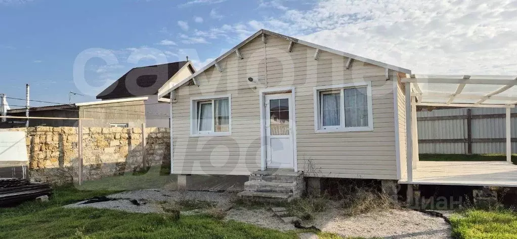 Дом в Крым, Сакский район, с. Суворовское ул. Степная (32 м) - Фото 2