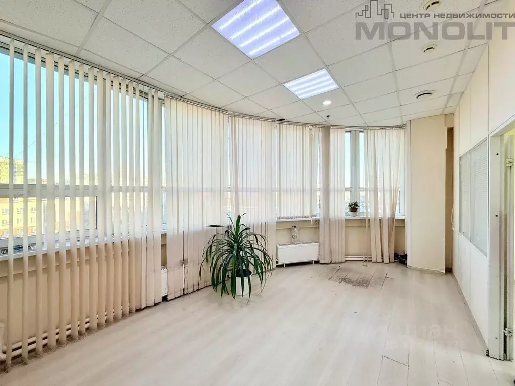 Офис в Свердловская область, Екатеринбург ул. Крестинского, 44 (71 м) - Фото 1