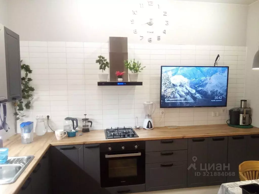 Дом в Москва д. Большое Свинорье, ш. Боровское (530 м) - Фото 1