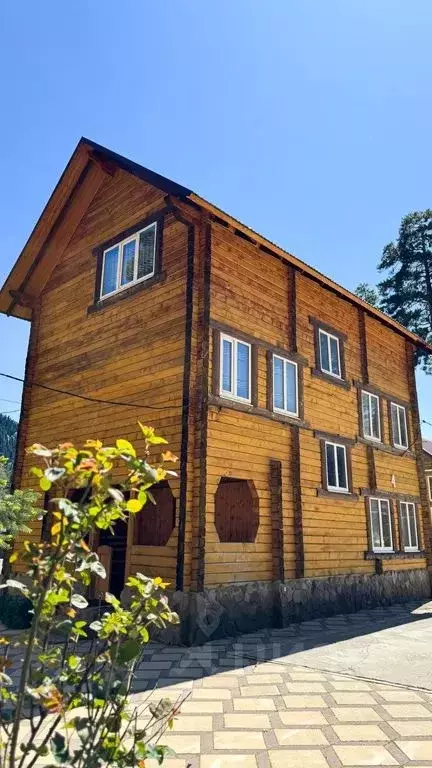 Дом в Карачаево-Черкесия, Зеленчукский район, с. Архыз ул. Мира, 1Б ... - Фото 2