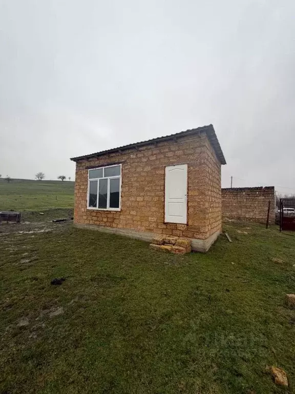 Дом в Крым, Бахчисарайский район, Зеленовское с/пос, с. Плотинное ул. ... - Фото 1