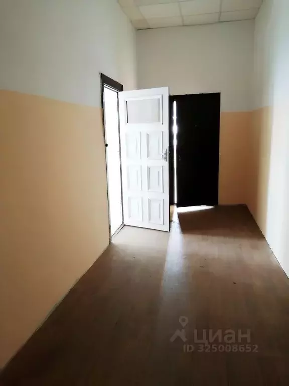 Офис в Калининградская область, Калининград ул. Литовский Вал (10 м) - Фото 1