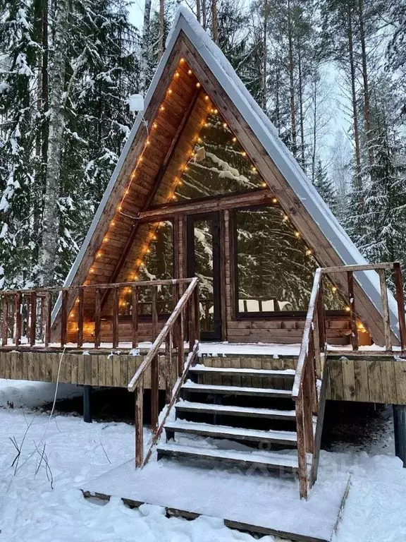 Дом в Ленинградская область, Лужский район, Толмачевское городское ... - Фото 0