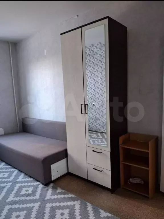 Комната 14 м в 4-к., 4/17 эт. - Фото 0
