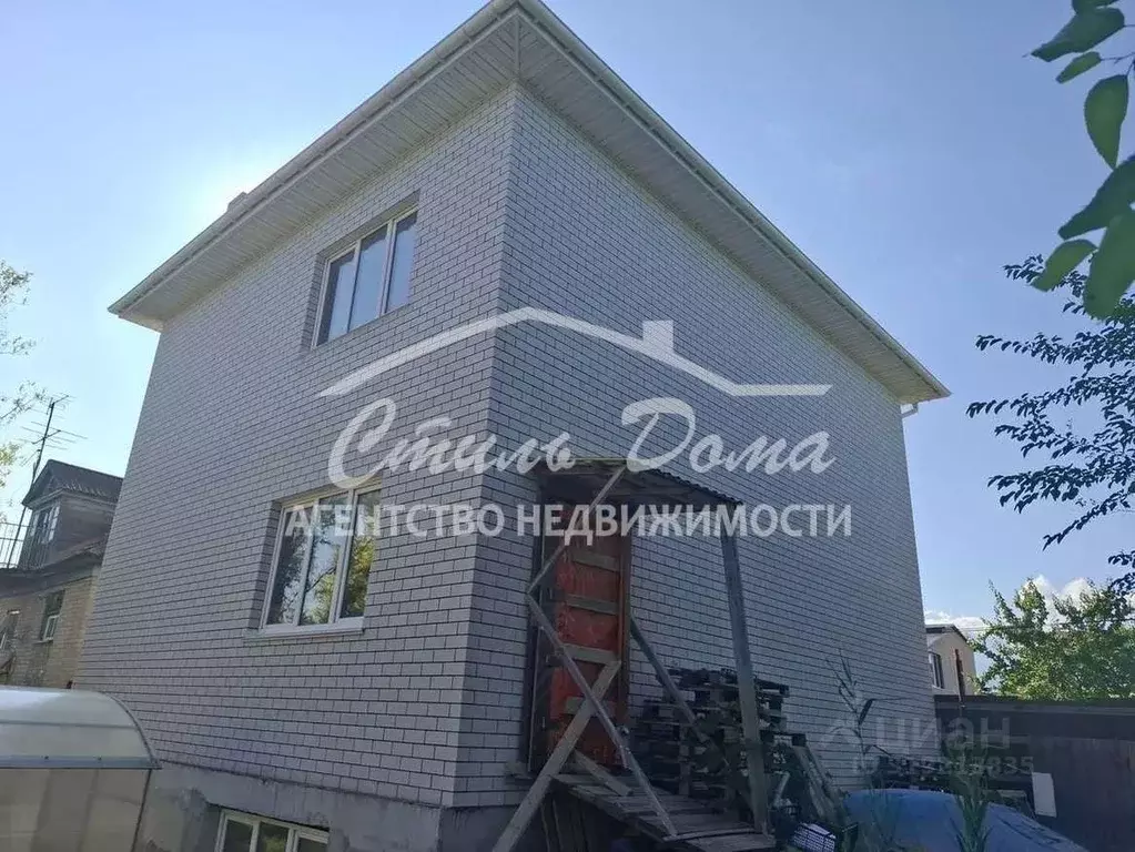 Дом в Волгоградская область, Волгоград Кирпичная ул. (320 м) - Фото 1