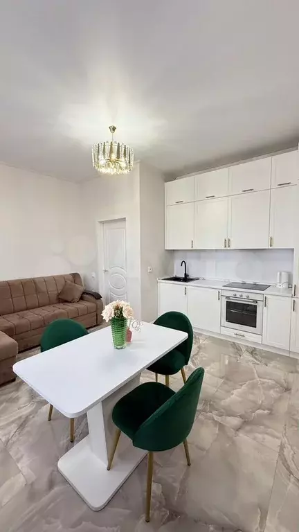 2-к. квартира, 70 м, 4/9 эт. - Фото 1