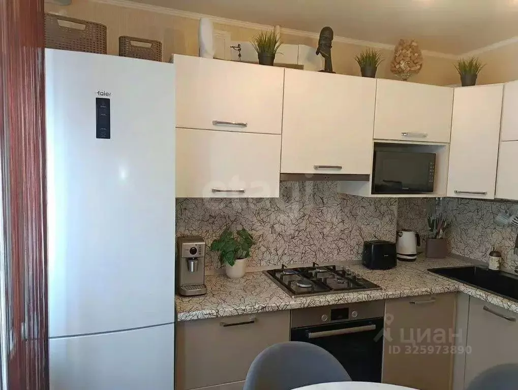 3-к кв. Башкортостан, Уфа ул. Максима Рыльского, 11 (79.6 м) - Фото 0