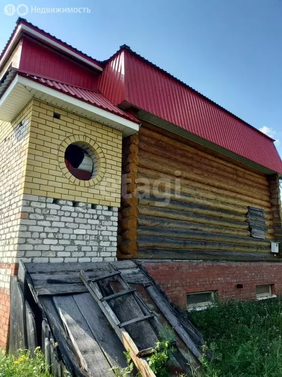 Дом в Сернурский район, Дубниковское сельское поселение, деревня ... - Фото 0