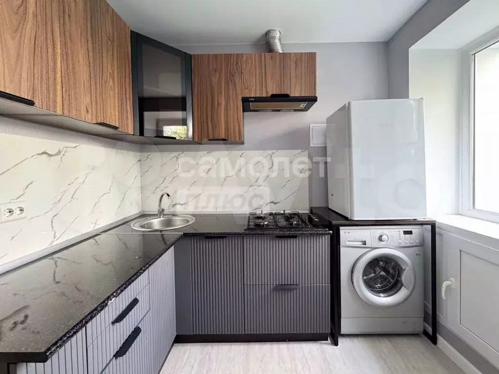 1-к. квартира, 30,6 м, 1/5 эт. - Фото 0
