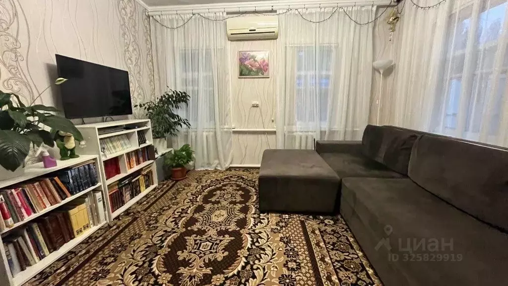 Дом в Краснодарский край, Лабинск ул. Мечникова (50 м) - Фото 1