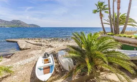 Mallorca frontline house to reform with sea access for sale in on the . - Фото 1