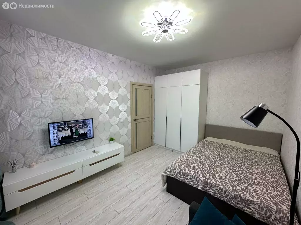 1-комнатная квартира: Краснодар, улица Красных Партизан, 1/3к4 (40 м) - Фото 0