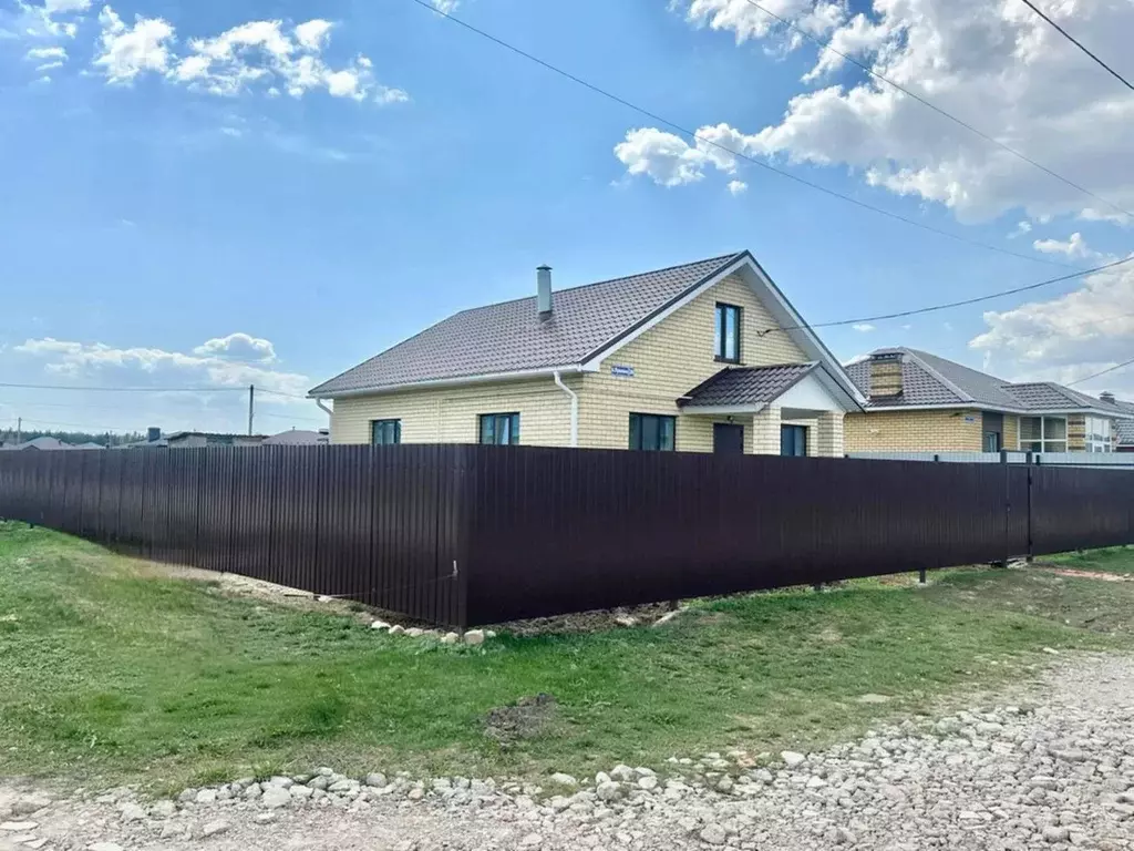 Дом в Татарстан, Лаишевский район, Егорьевское с/пос, д. Кзыл-Иль ул. ... - Фото 1