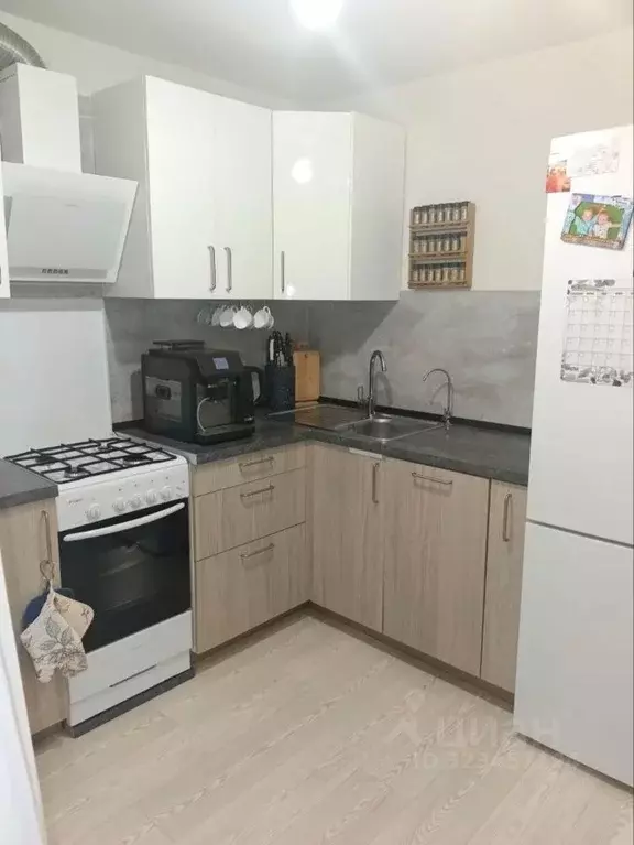 2-к кв. Самарская область, Самара пос. Мехзавод, 1-й кв-л, 45 (56.8 м) - Фото 0