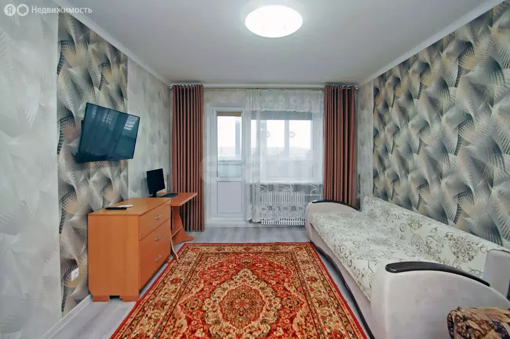 1-комнатная квартира: Омск, улица Архиепископа Сильвестра, 17 (36.7 м) - Фото 1