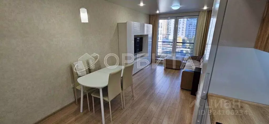 3-к кв. Тюменская область, Тюмень ул. 50 лет Октября, 57Б (82.6 м) - Фото 2