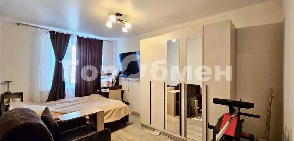 Продается 3-комнатная квартира - Фото 1