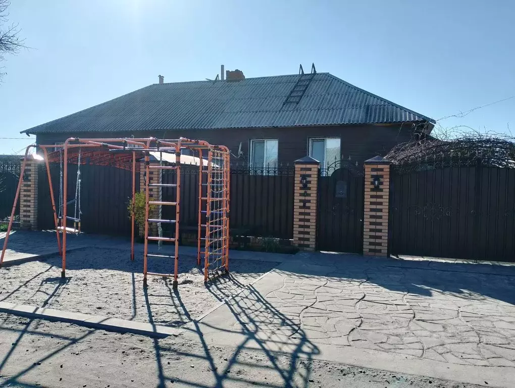 Дом в Курская область, Льгов ул. Ким (100 м) - Фото 0