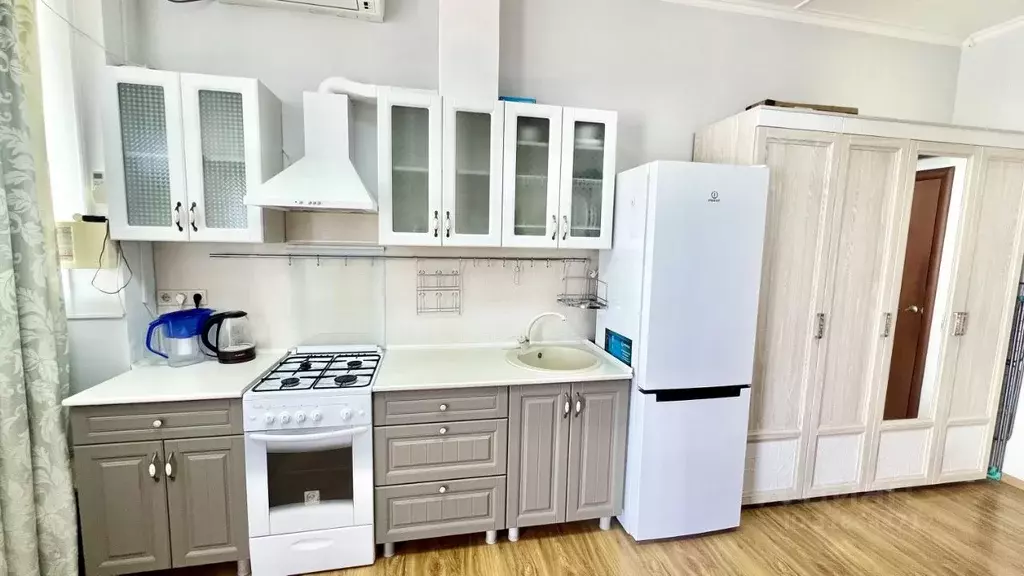 1-к кв. Краснодарский край, Сочи Бытха мкр, ул. Ясногорская, 4А (35.0 ... - Фото 1