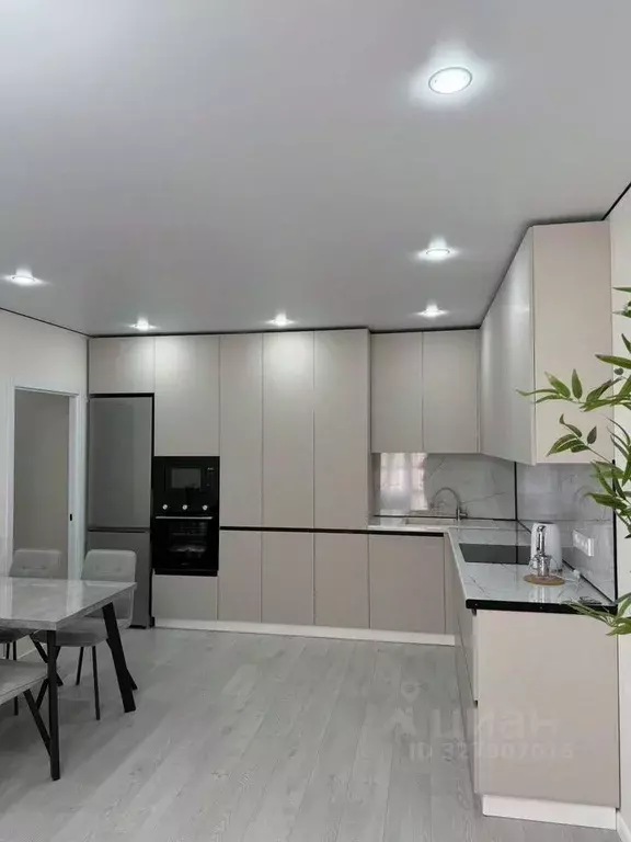 3-к кв. Астраханская область, Астрахань Автомобильная ул., 8 (73.0 м) - Фото 1