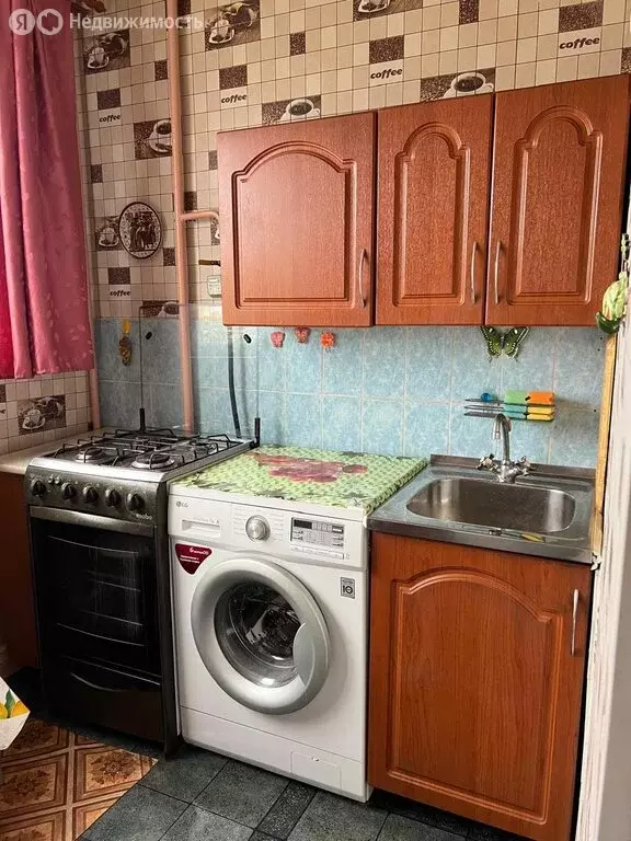 3-комнатная квартира: Тихвин, 6-й микрорайон, 15 (60.2 м) - Фото 1