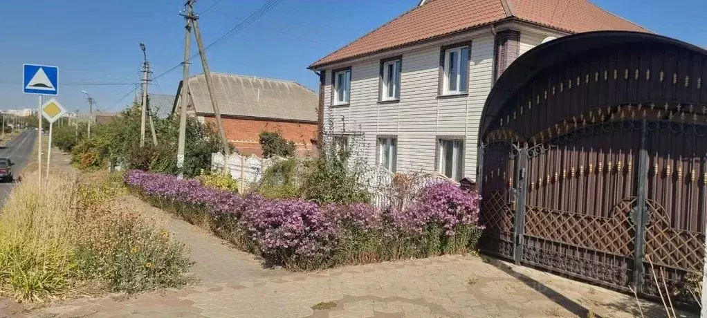 Дом в Белгородская область, Строитель Яковлевский городской округ, ... - Фото 1