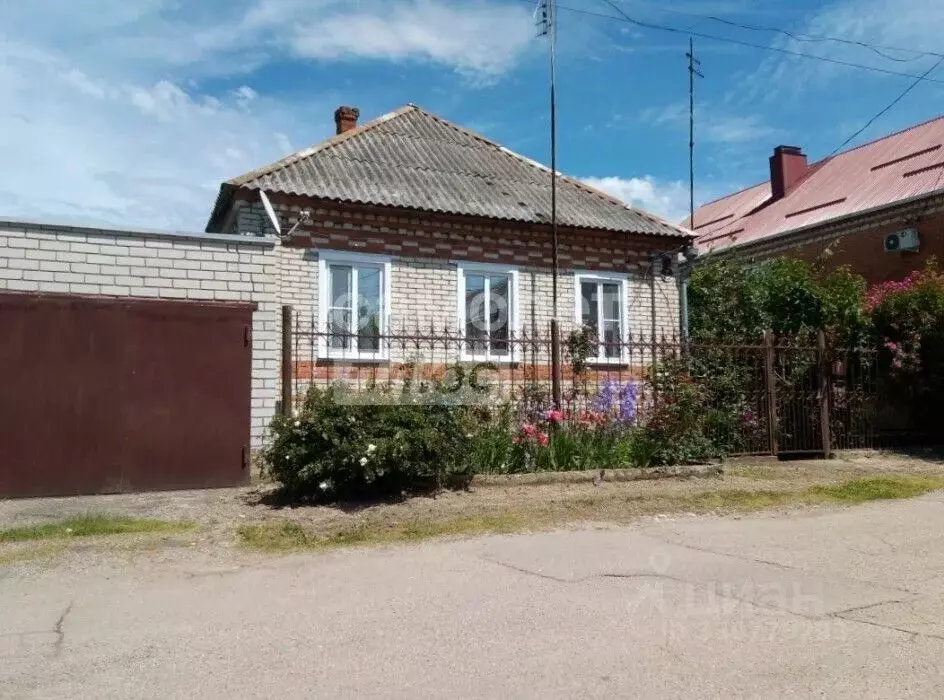 Дом в Краснодарский край, Апшеронск ул. Седина (50 м) - Фото 1