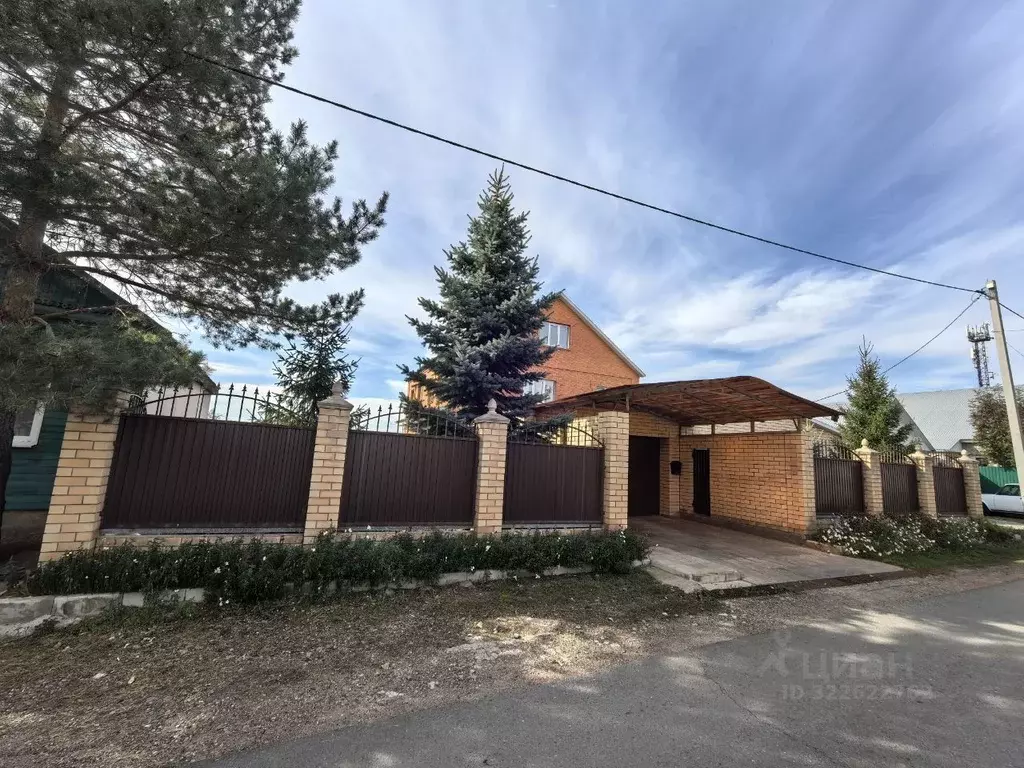 Дом в Оренбургская область, Оренбургский район, с. Подгородняя ... - Фото 1