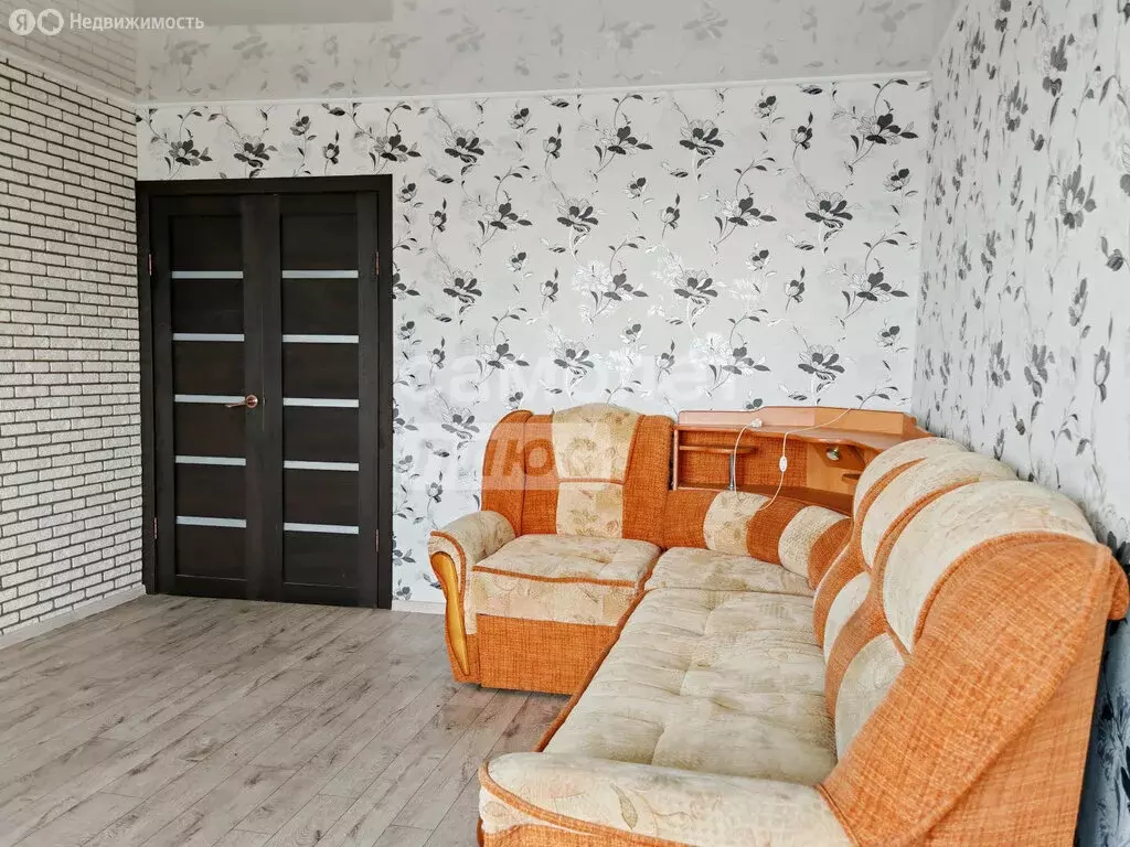 3-комнатная квартира: Кумертау, Куюргазинская улица, 14 (68.9 м) - Фото 1