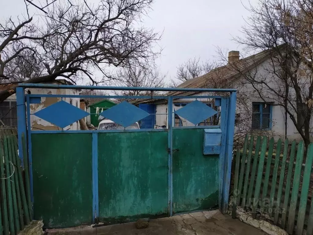 Дом в Крым, Первомайский район, с. Гвардейское ул. Севастопольская, 24 ... - Фото 0