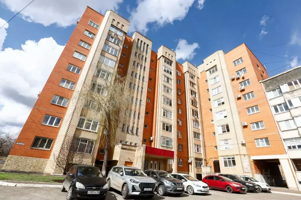 2-к кв. Оренбургская область, Оренбург ул. 60 лет Октября, 23/1 (56.0 ... - Фото 0