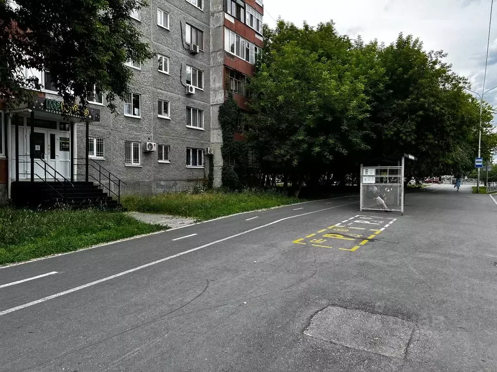 Помещение свободного назначения в Тюменская область, Тюмень ул. 50 лет ... - Фото 1