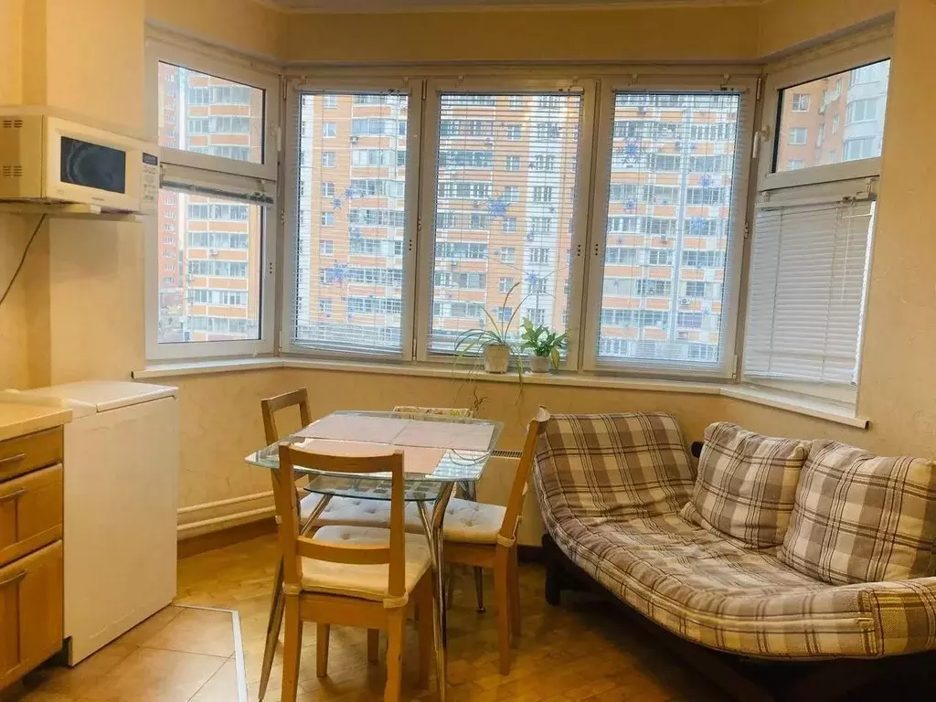 Продается 3-комнатная квартира - Фото 1