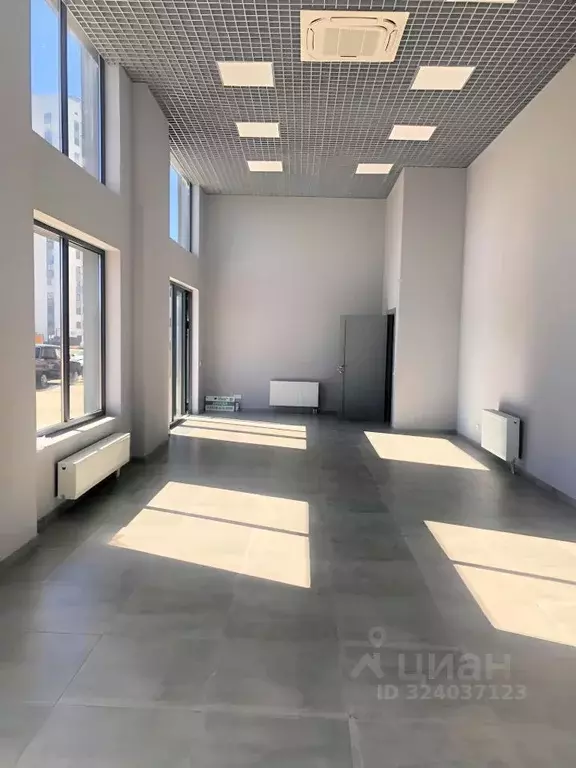 Помещение свободного назначения в Крым, Симферополь просп. Александра ... - Фото 1