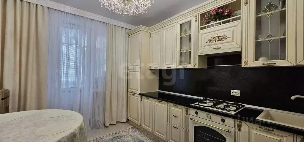 2-к кв. Карачаево-Черкесия, Черкесск ул. Космонавтов, 100А/2 (78.3 м) - Фото 0