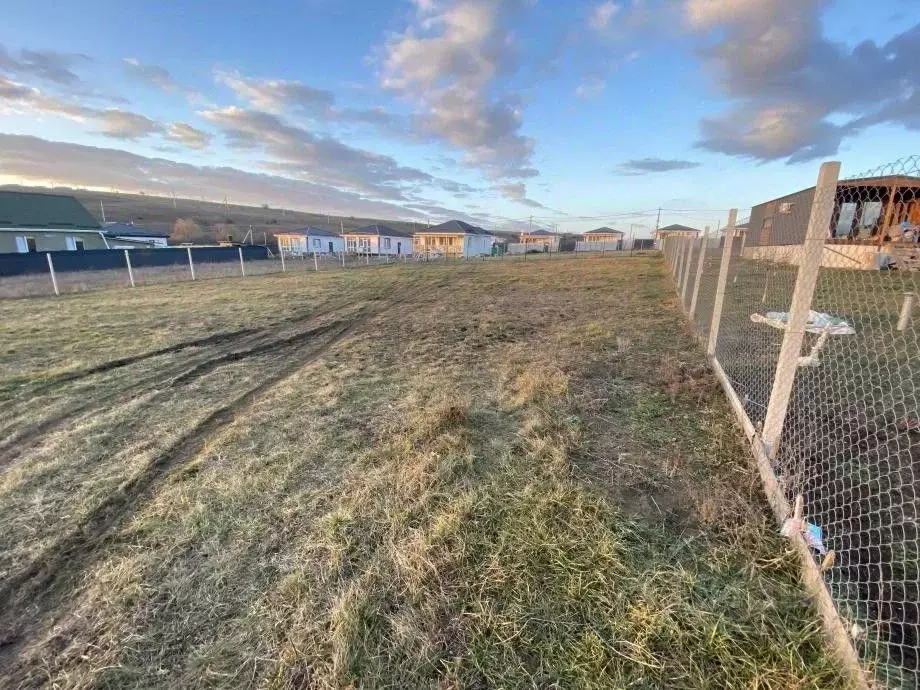 Участок в Крым, Симферопольский район, с. Доброе  (10.0 сот.) - Фото 1