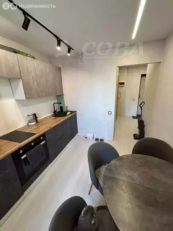 1-комнатная квартира: Тюмень, улица Пермякова, 81 (30 м) - Фото 1