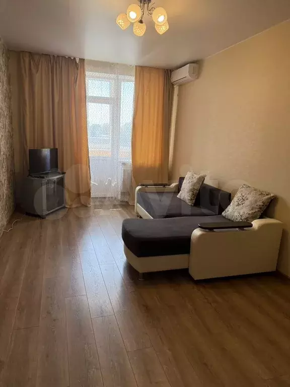 1-к. квартира, 42 м, 7/9 эт. - Фото 1