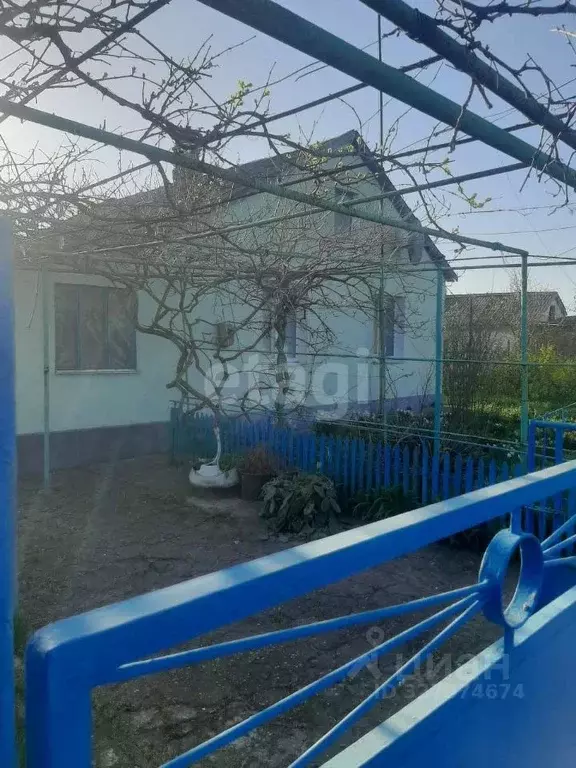 Дом в Крым, Черноморский район, Далековское с/пос, с. Зоряное ул. ... - Фото 2