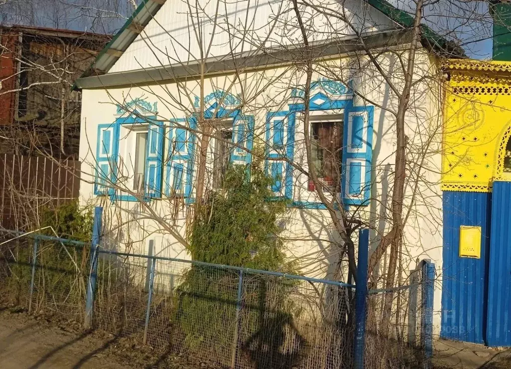 Дом в Саратовская область, Энгельсский район, Красноярское ... - Фото 0