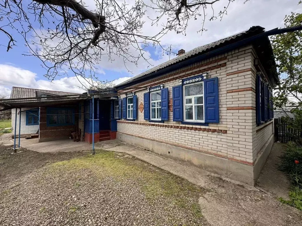 Дом в Краснодарский край, Курганинск ул. Кочергина (75 м) - Фото 1