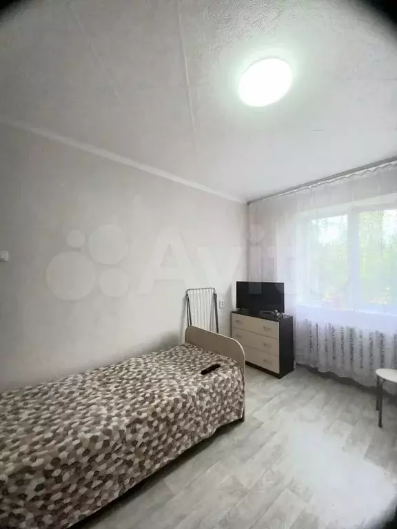 Комната 80 м в 4-к., 3/10 эт. - Фото 0
