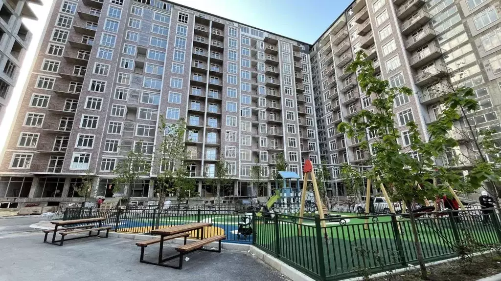 1-к кв. Дагестан, Махачкала просп. Насрутдинова, 272Д (70.4 м) - Фото 0