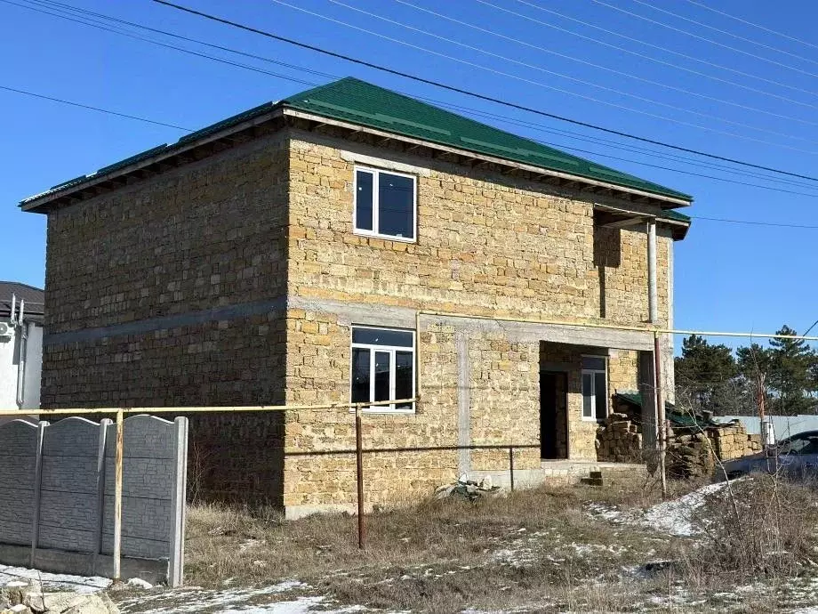 Дом в Крым, Симферопольский район, с. Мирное ул. Акъ-Меджит, 21 (287 ... - Фото 2