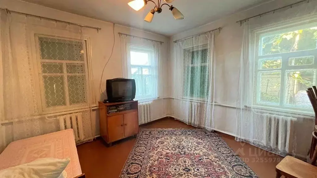 Дом в Краснодарский край, Лабинск Революционная ул. (49 м) - Фото 2