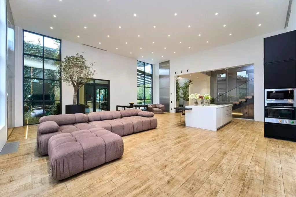 Дом в Краснодарский край, Краснодар ул. Ивана Беличенко, 48 (324 м) - Фото 1