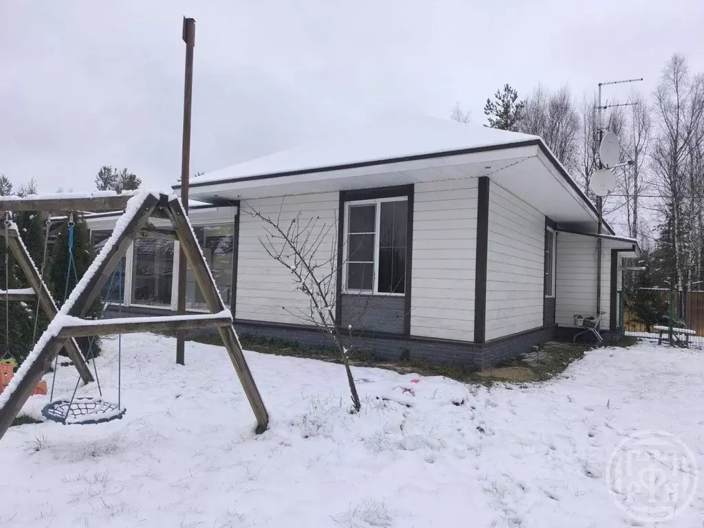 Дом в Ленинградская область, Выборгский район, Рощинское городское ... - Фото 2