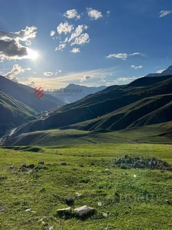 Участок в Карачаево-Черкесия, Зеленчукский район, с. Архыз  (120.0 ... - Фото 1