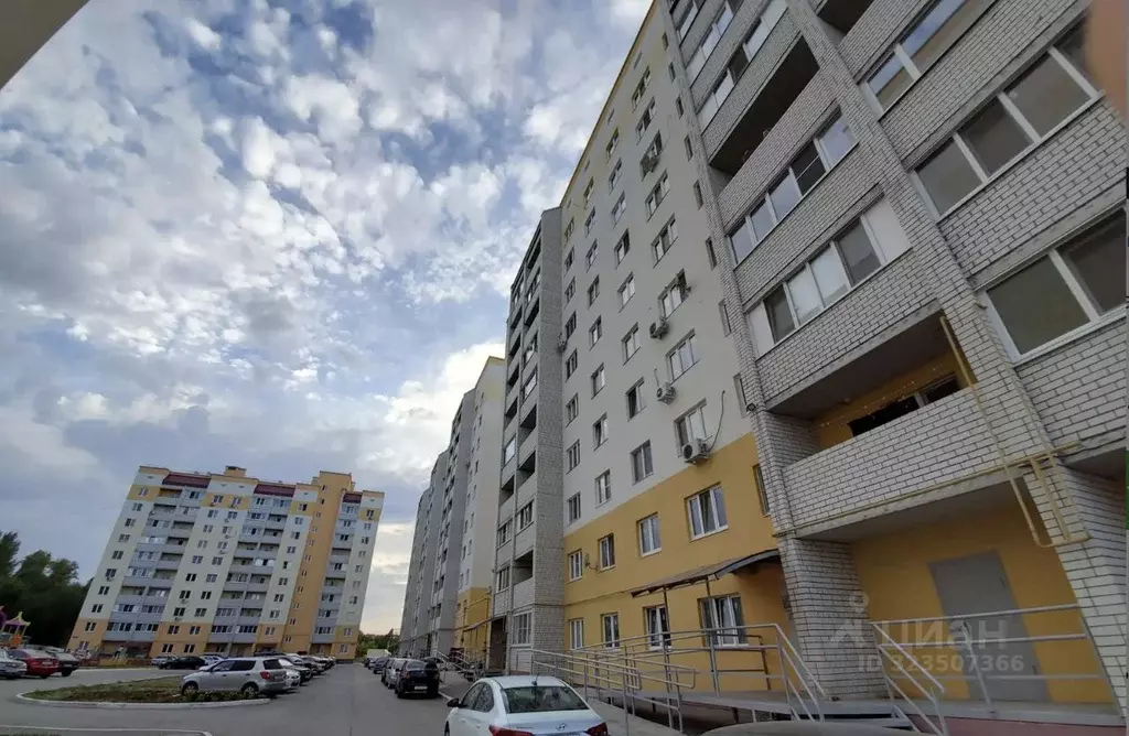 3-к кв. Саратовская область, Энгельс просп. Строителей, 47/3 (74.0 м) - Фото 1